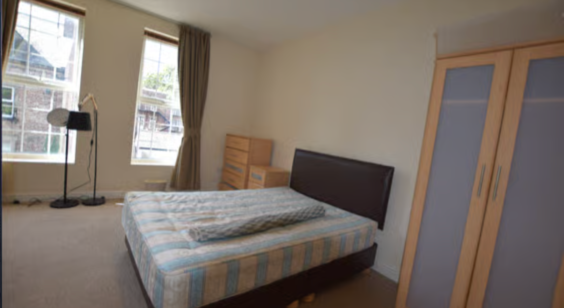 Flat Tankerville Place in Newcastle upon Tyne