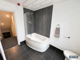 Flat Tankerville Place in Newcastle upon Tyne
