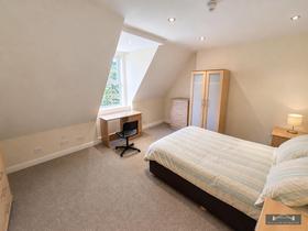 Flat Tankerville Place in Newcastle upon Tyne