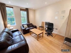Flat Tankerville Place in Newcastle upon Tyne