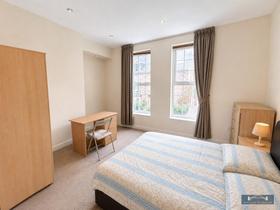 Flat Tankerville Place in Newcastle upon Tyne