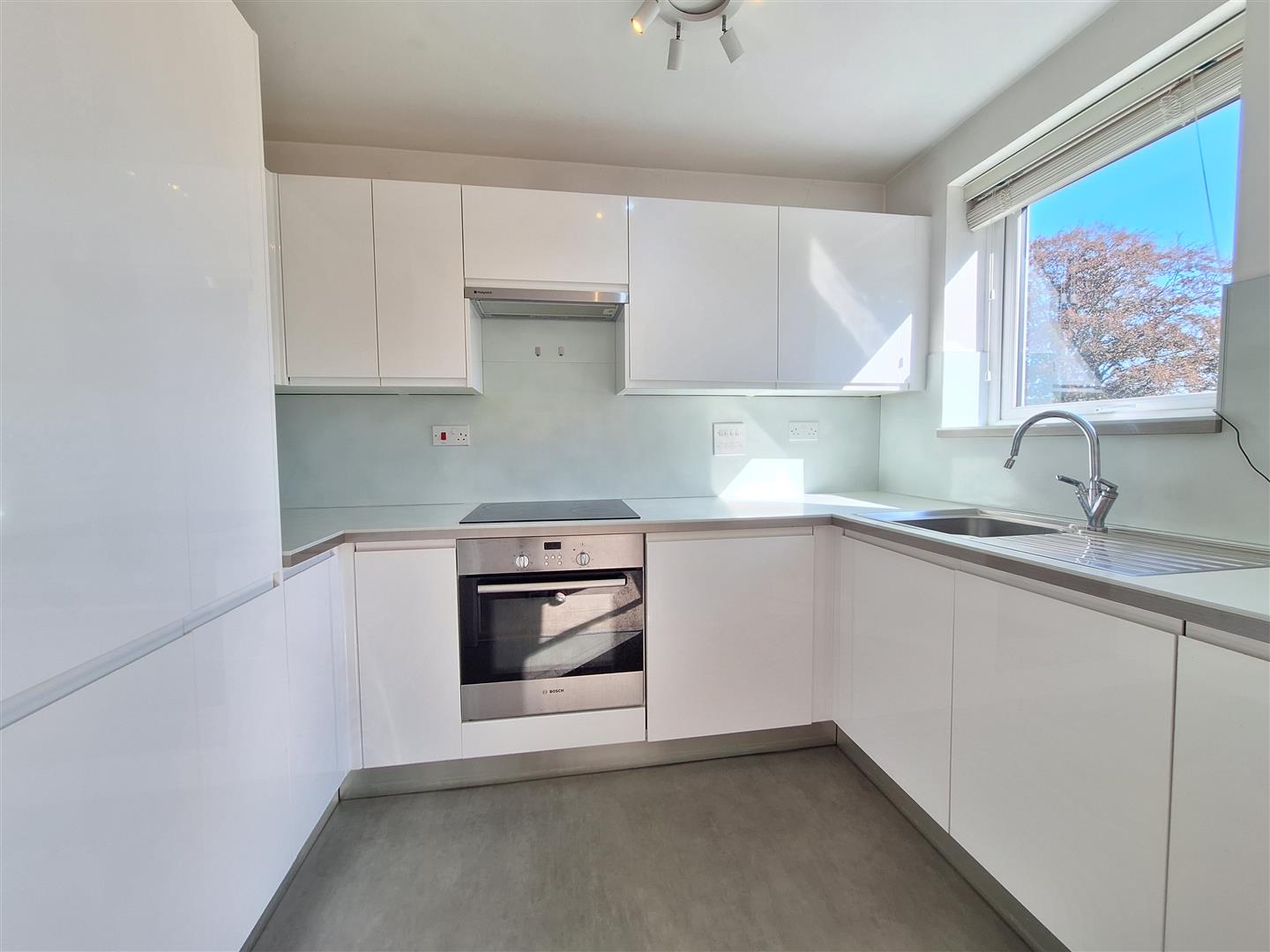 Flat Crendon Court in Reading