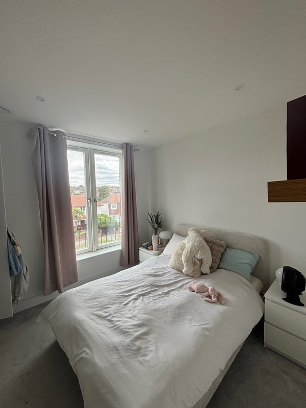 Room Thornton Road in Greater London