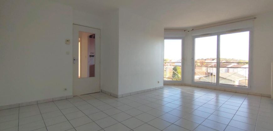 Flat Rue Pégoud in Décines-Charpieu