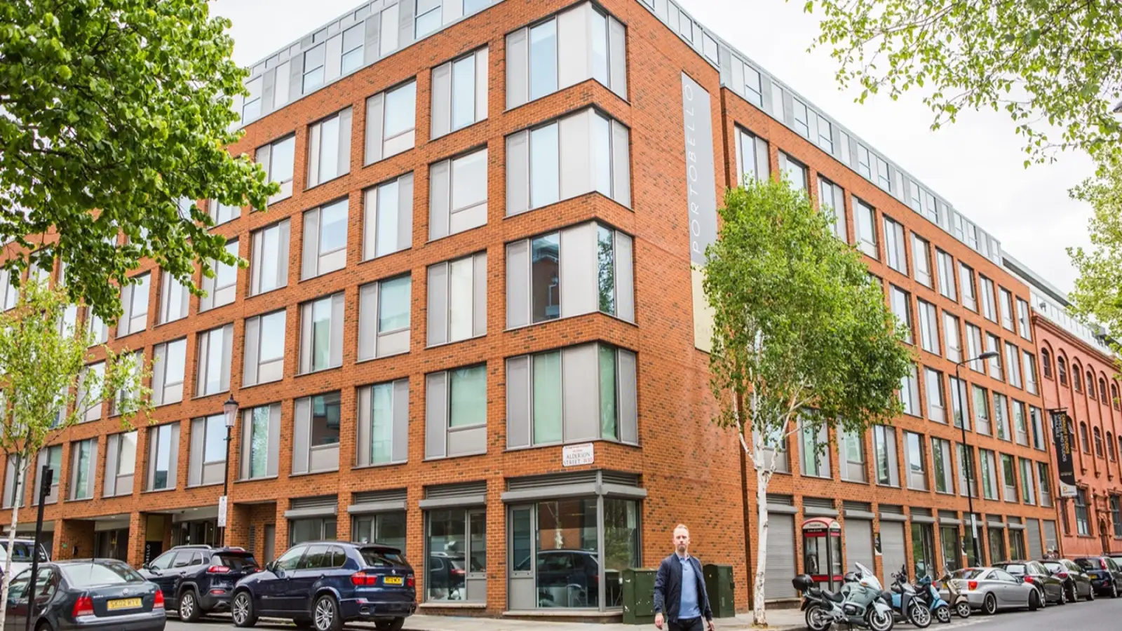 Flat Harrow Road in City of Westminster