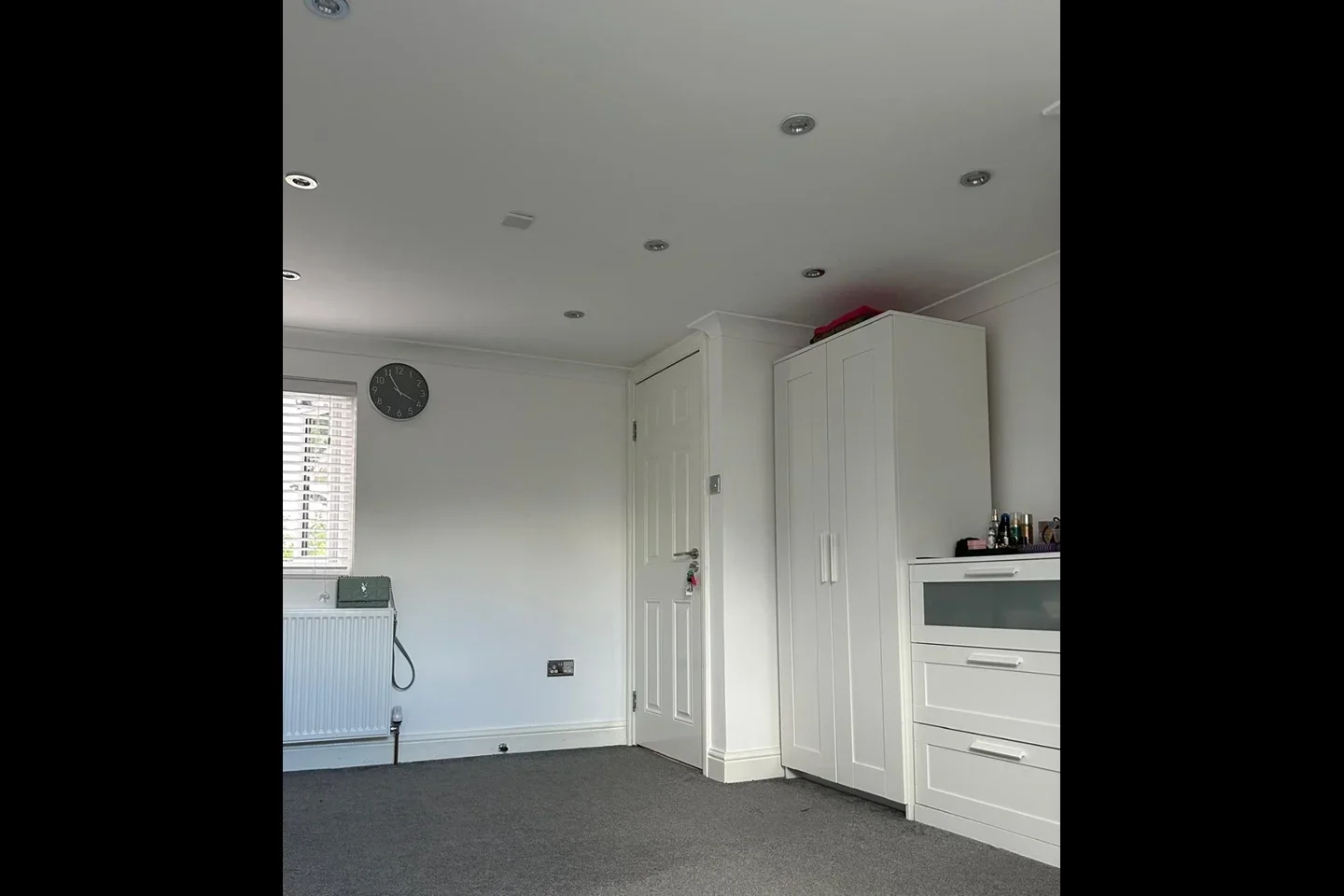 Room Capworth Street in Greater London
