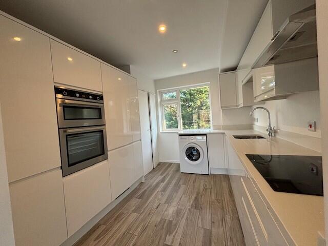 Flat Woodsome Lodge in Walton on Thames