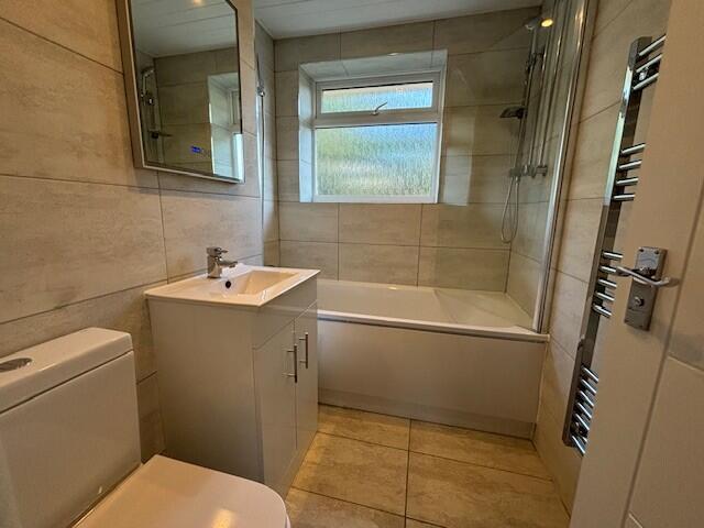 Flat Woodsome Lodge in Walton on Thames