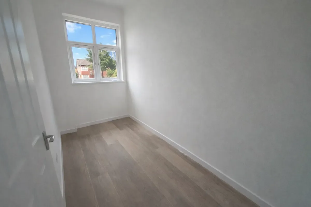 Flat Aldrington Road in Greater London
