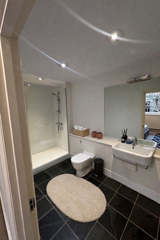 Room Eccleston Square in City of Westminster