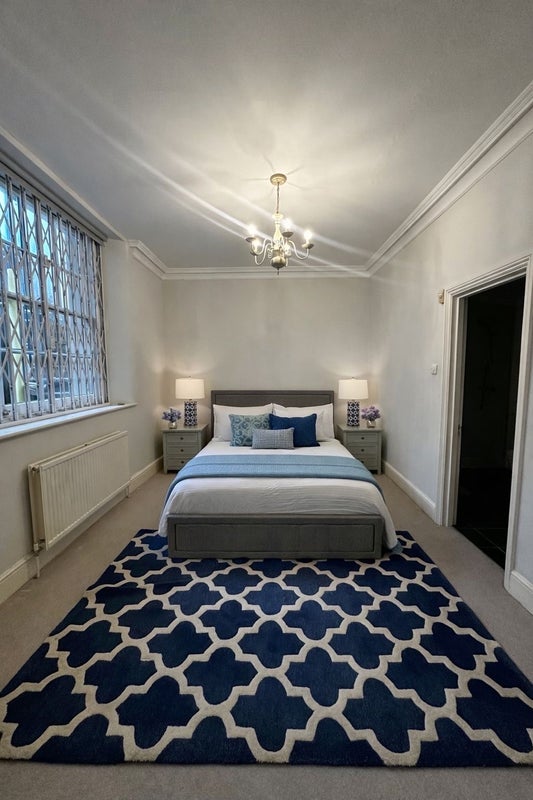 Room Eccleston Square in City of Westminster