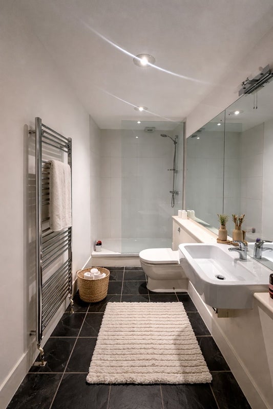 Room Eccleston Square in City of Westminster
