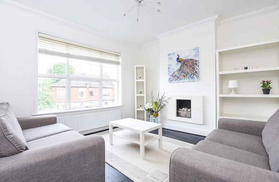 Flat Hydethorpe Road in Greater London