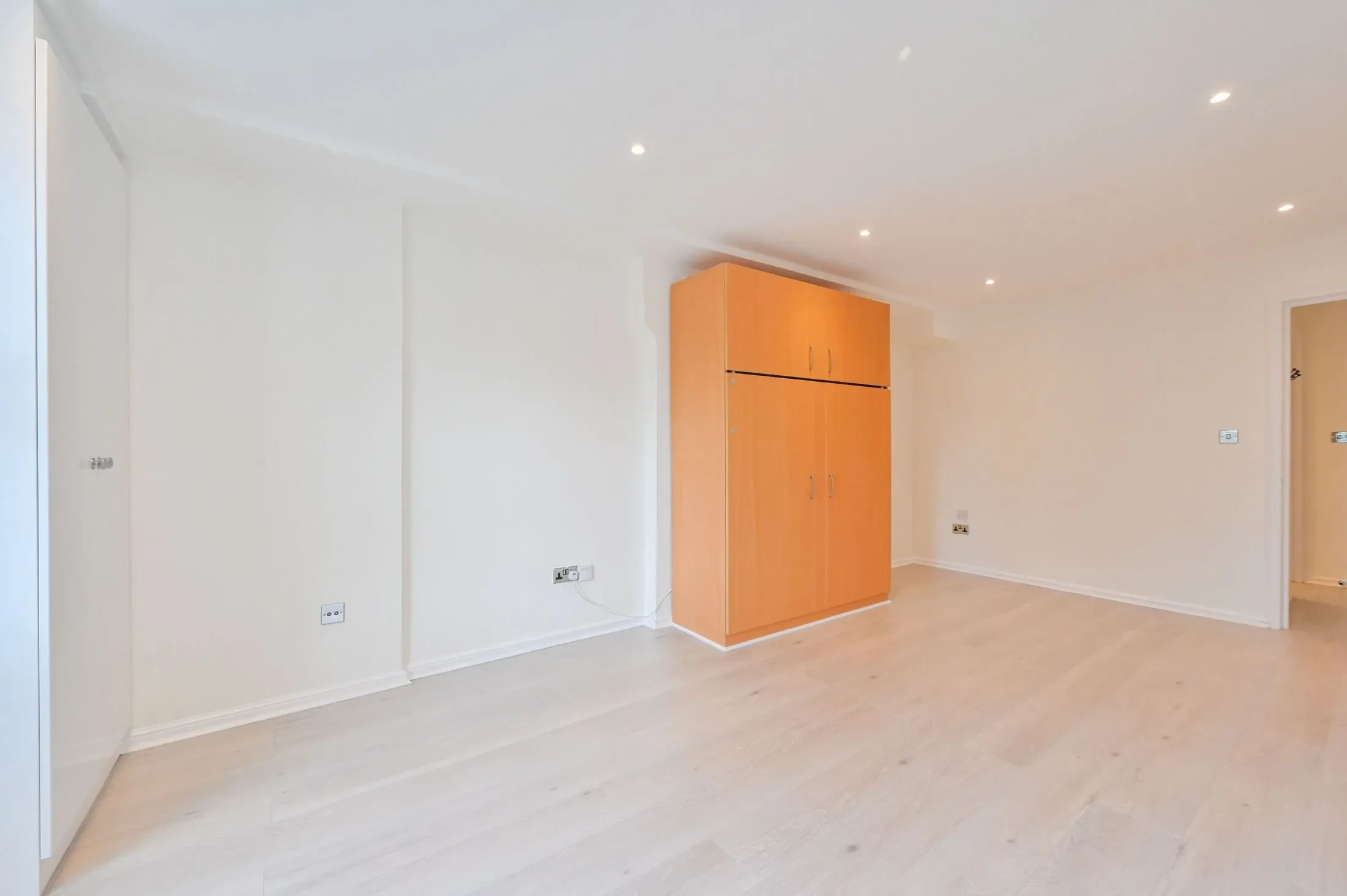 Flat Belgrave Gardens in City of Westminster