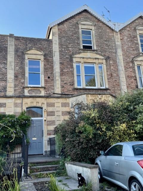Flat Apsley Road in Bristol