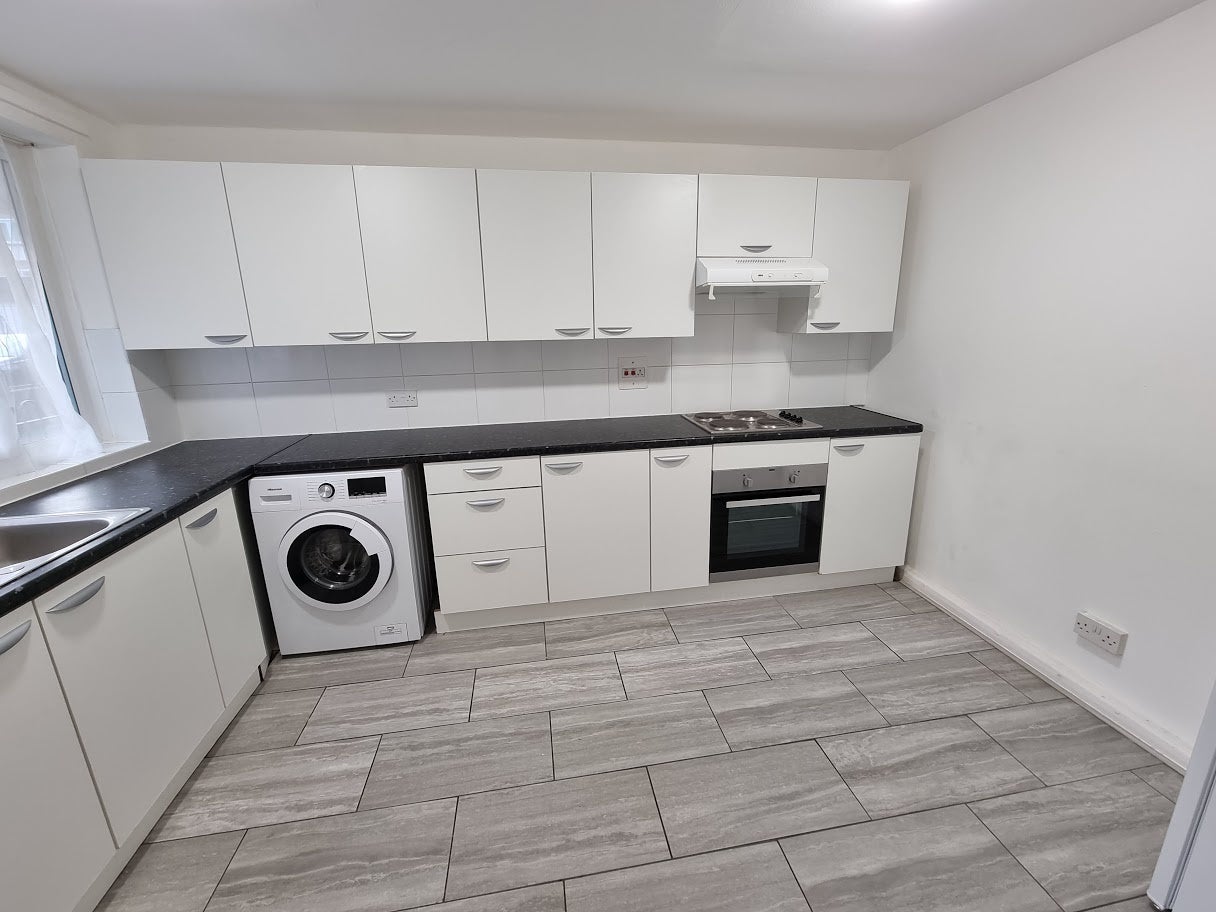 Flat Whitton Walk in Greater London