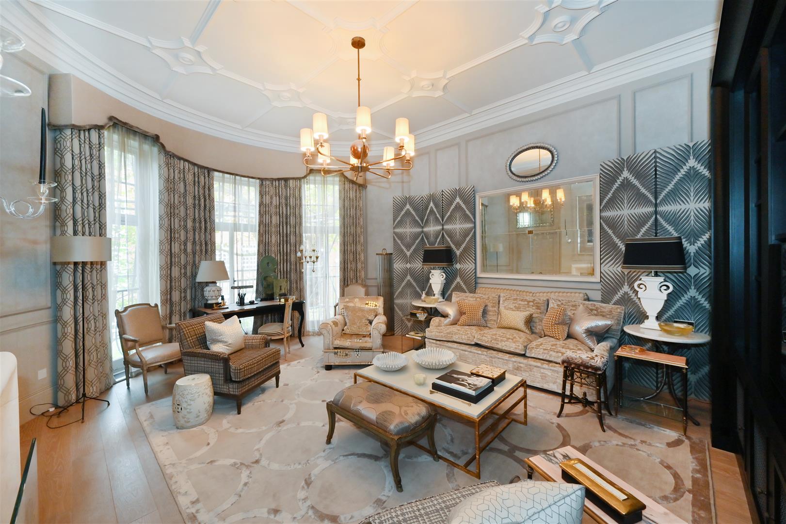 Flat Sloane Court West in Greater London