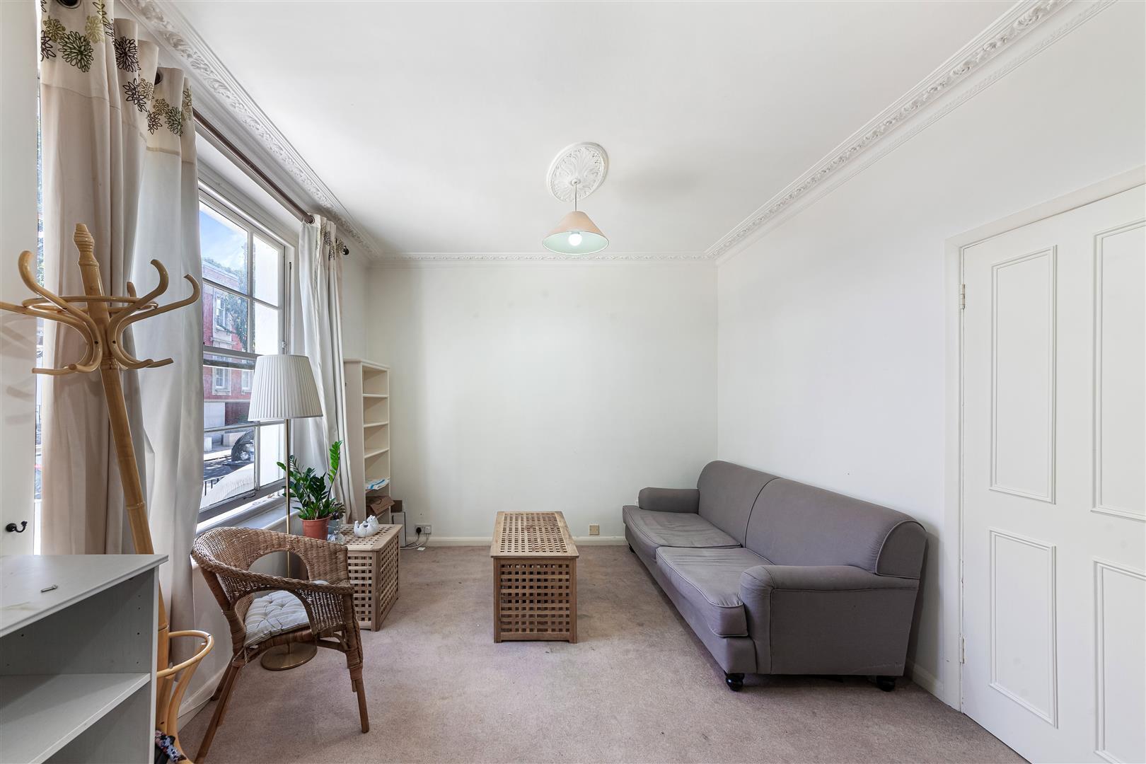 Flat Lonsdale Road in Greater London