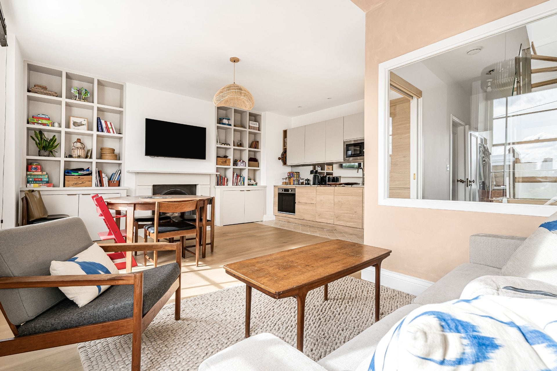 Flat Englefield Road in Greater London