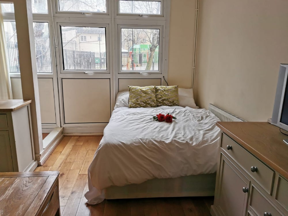 Flat Ossulston Street in Greater London