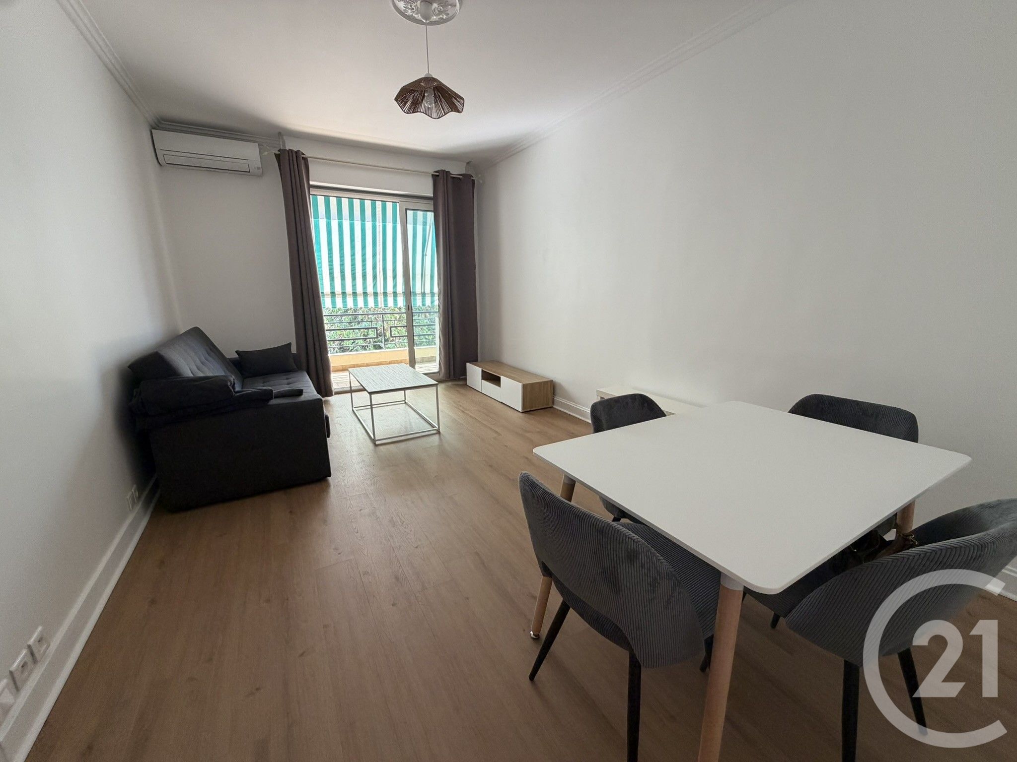 Flat Avenue Sainte-Marguerite in Nice