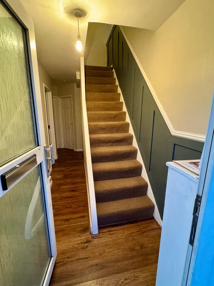 Room Field End Close in Luton