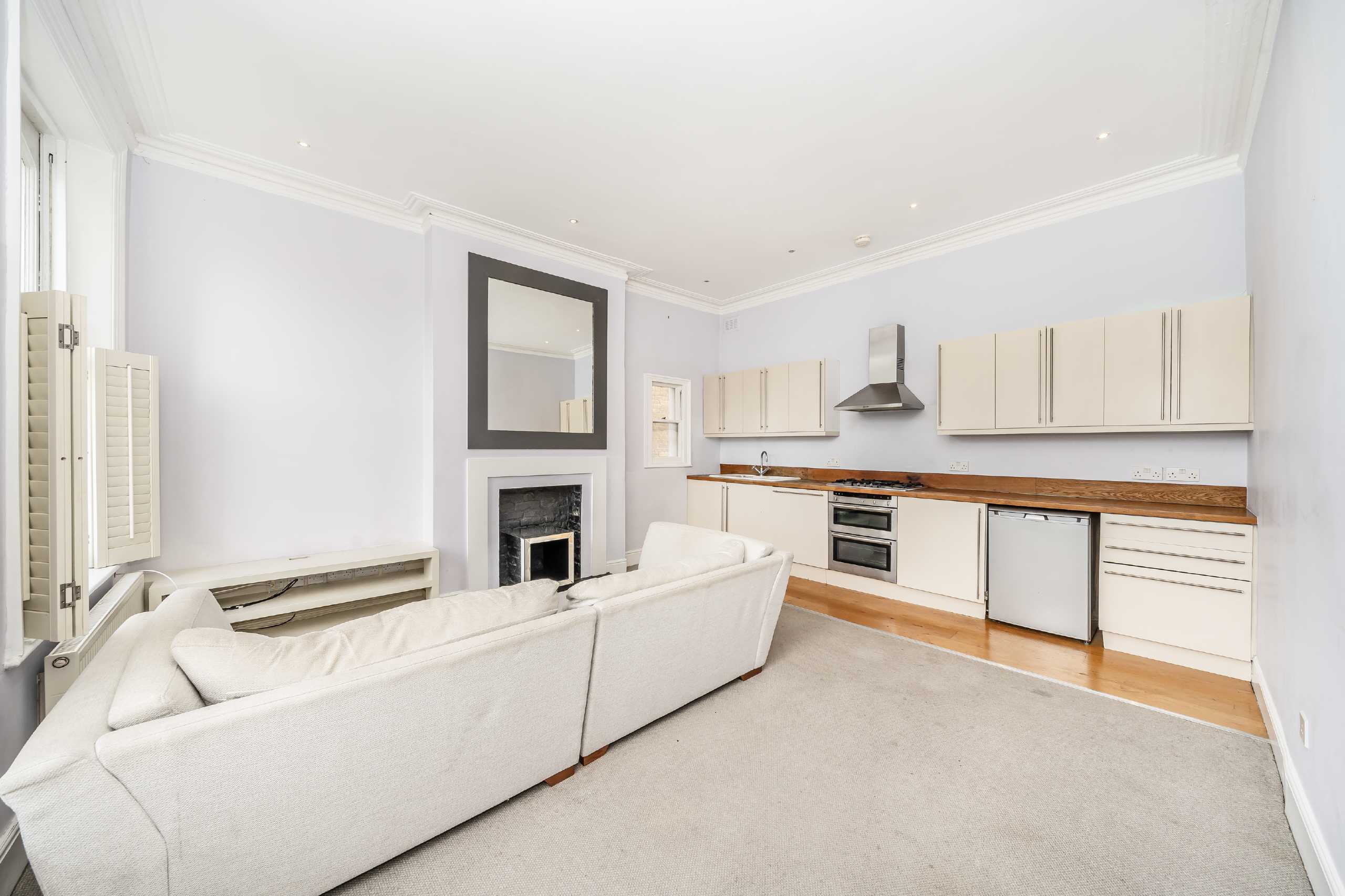 Flat St Quintin Avenue in Greater London