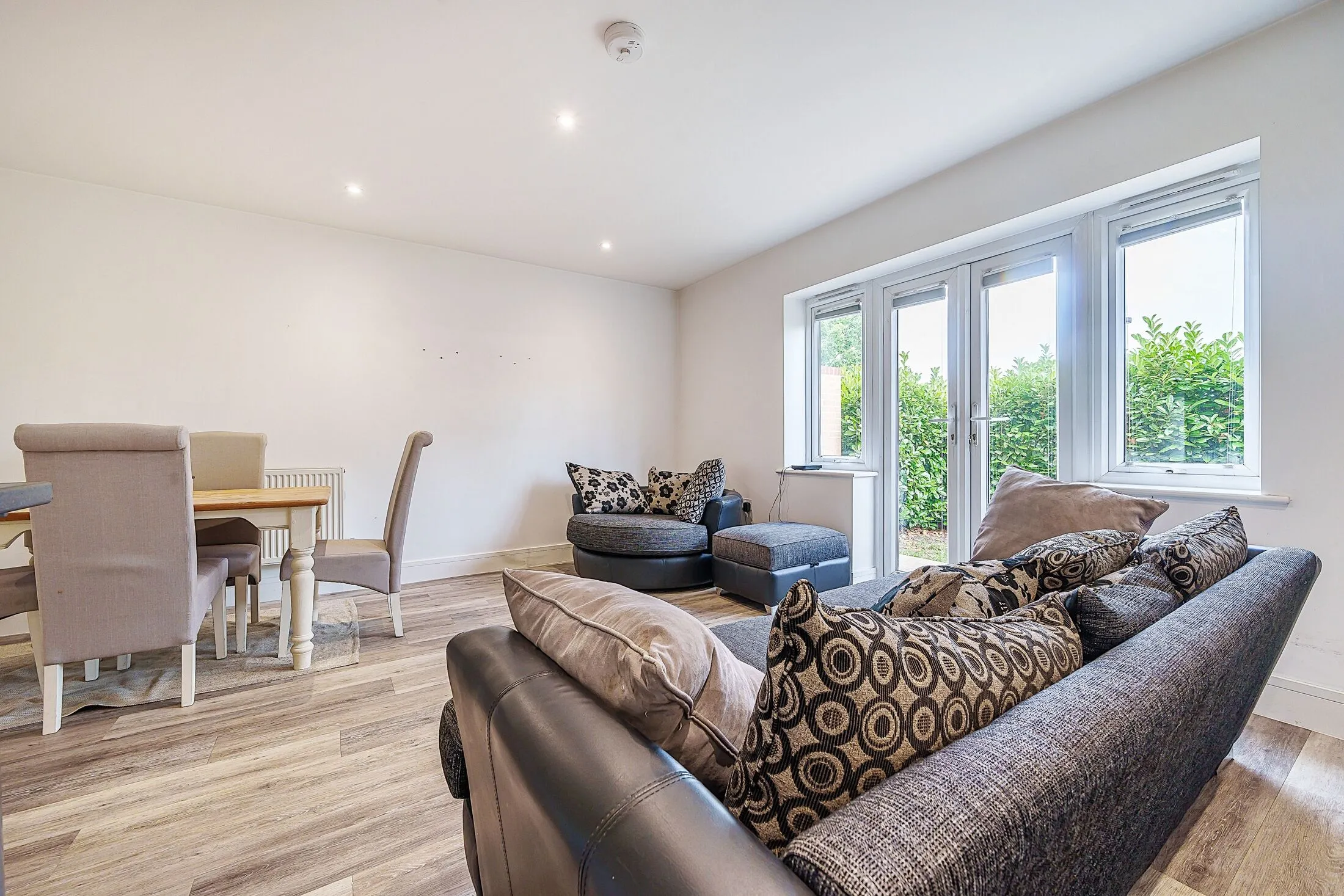Flat Princess Road in Woking