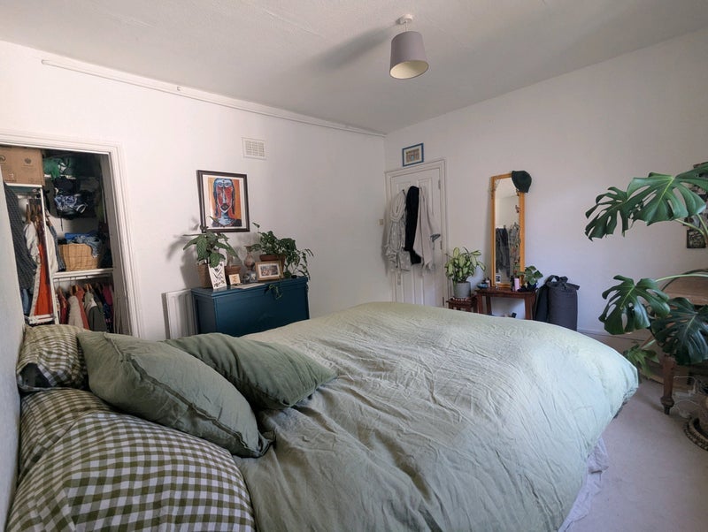 Room Cowper Road in Bristol