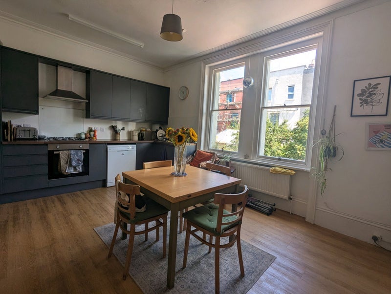 Room Cowper Road in Bristol