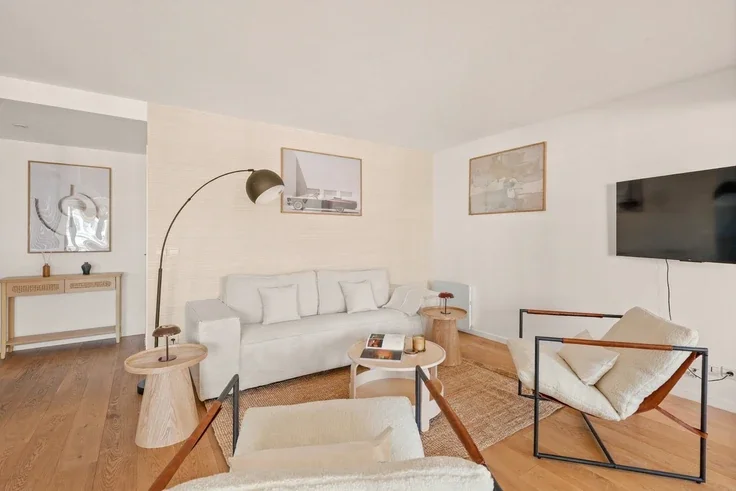 Flat Rue Jean Bologne in Paris