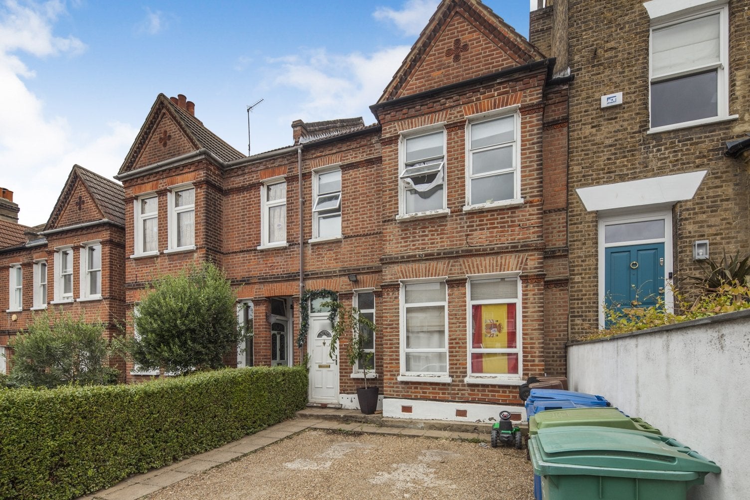 Flat Donkey Alley in Greater London