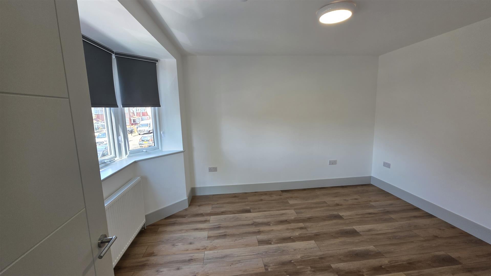 Flat Palgrave Avenue in Greater London
