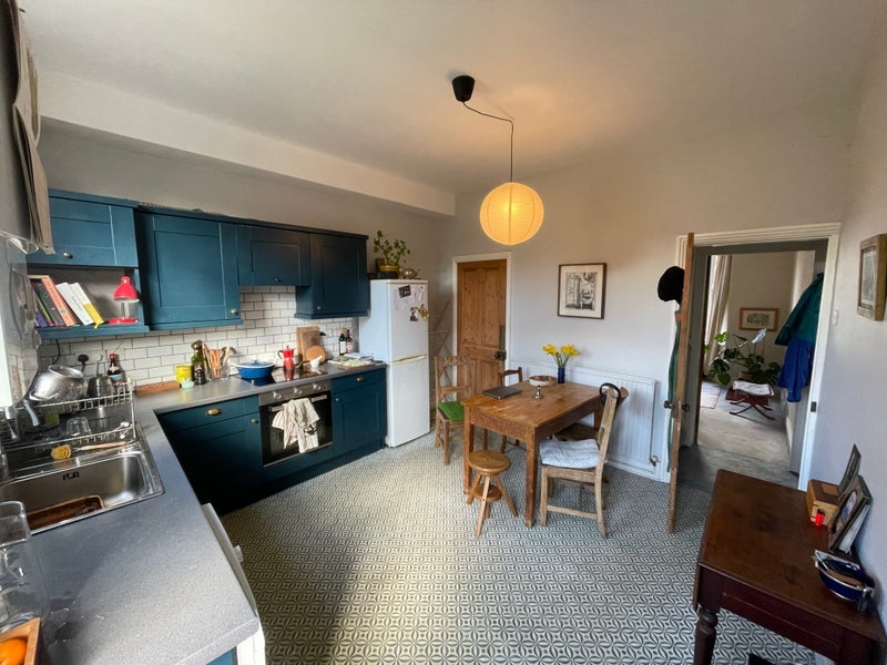 Room South View Crescent in Sheffield