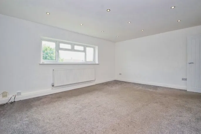Flat Bowmans Green in Watford