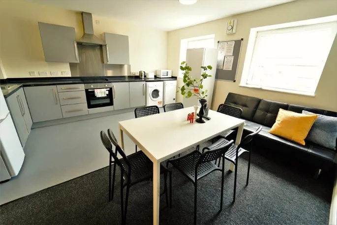 Room Middle Street in Nottingham