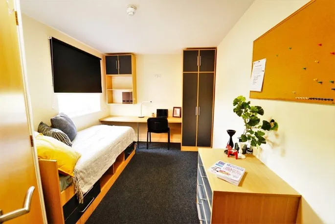 Room Middle Street in Nottingham