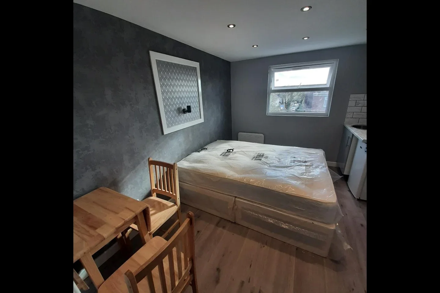 Flat Framfield Road in Greater London