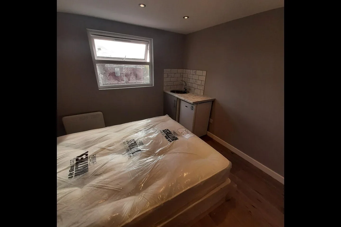 Flat Framfield Road in Greater London