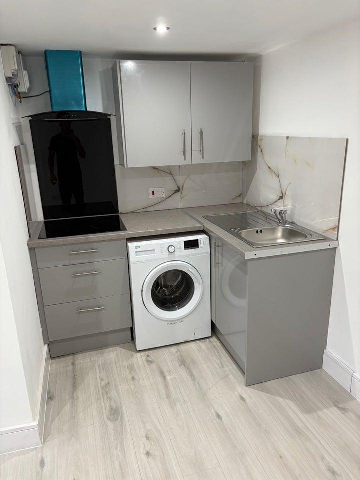 Flat Oatlands Drive in Slough