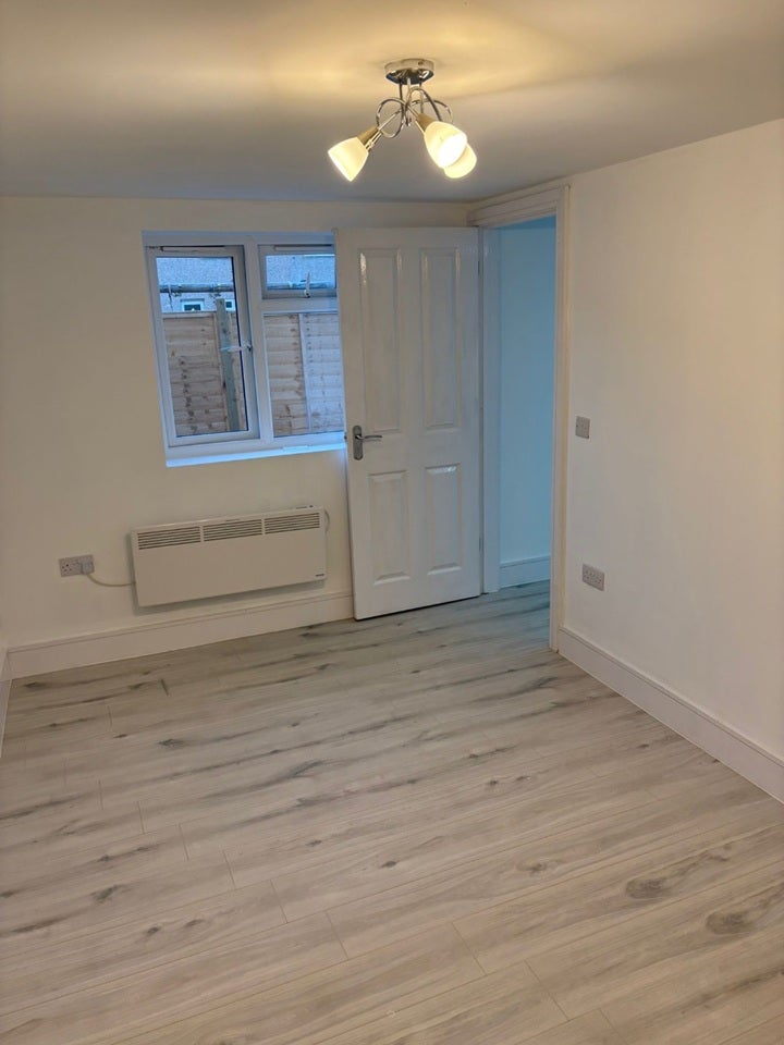Flat Oatlands Drive in Slough