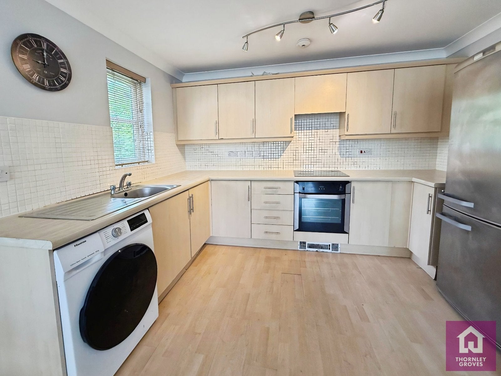 Flat Hadfield Close in Manchester