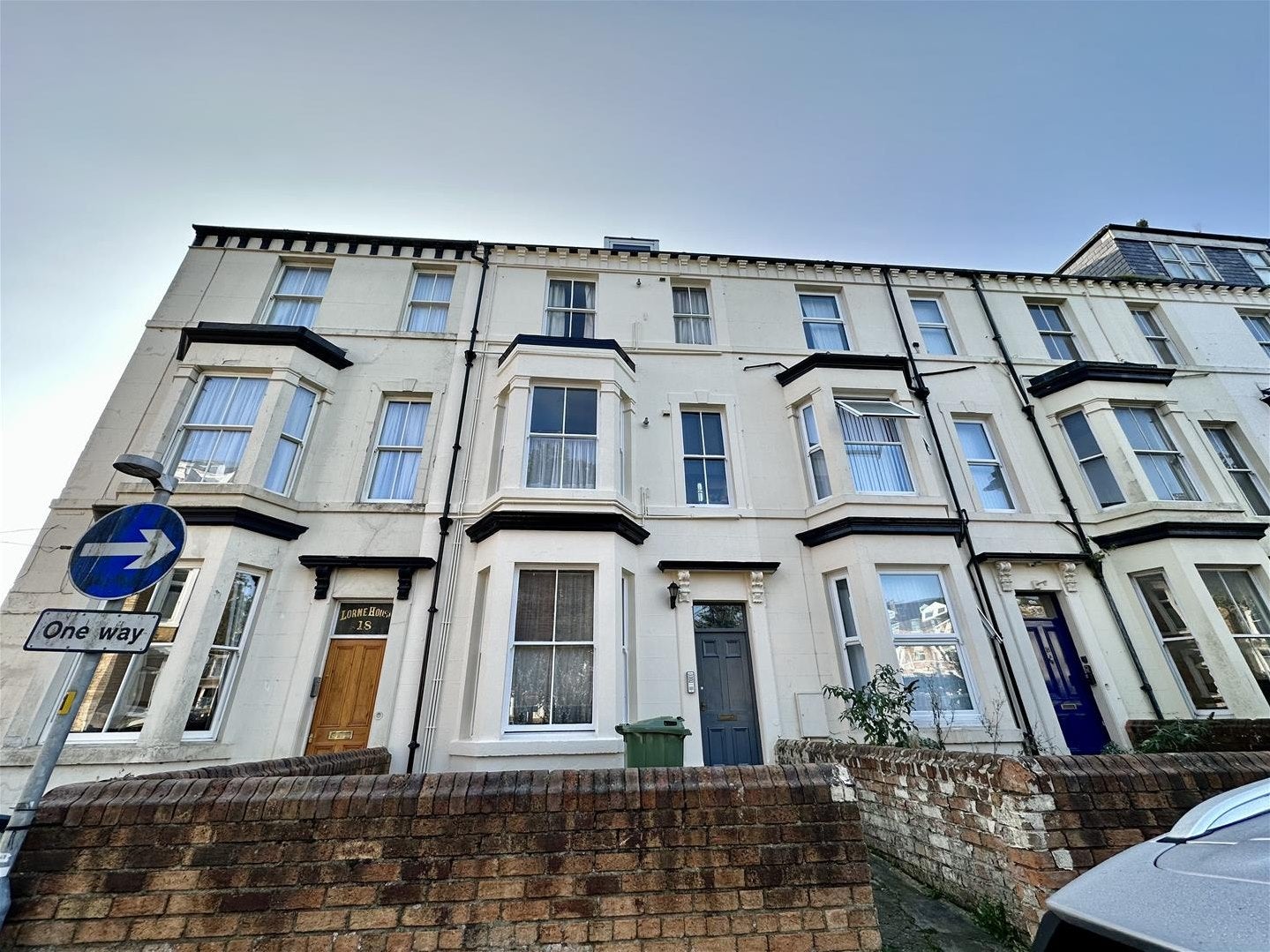 Flat Albemarle Crescent in Scarborough
