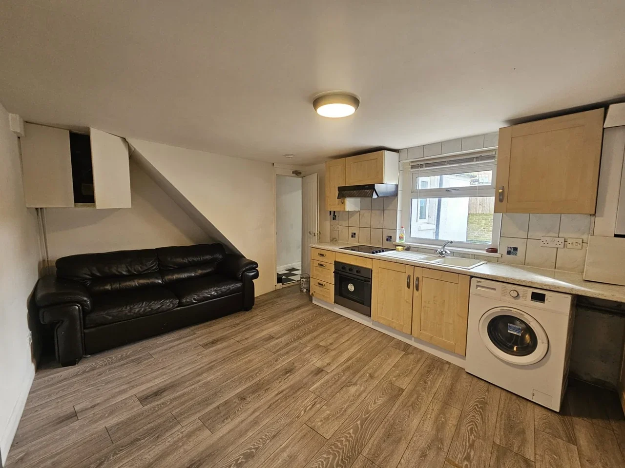 Flat Herbert Road in Greater London
