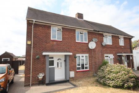 House Abbots Wood Road in Luton