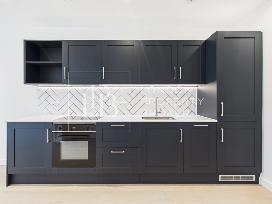 Flat Fifth Way in Greater London