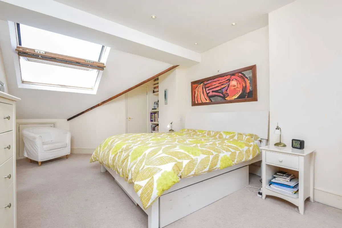 House Dinsmore Road in Greater London