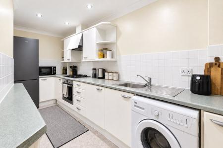 Flat Alençon Link in Basingstoke and Deane