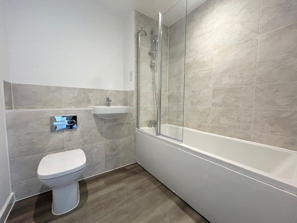 Flat Canal Court in Berkhamsted