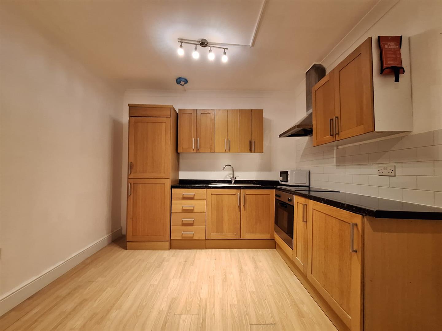 Flat Pitlake in Greater London